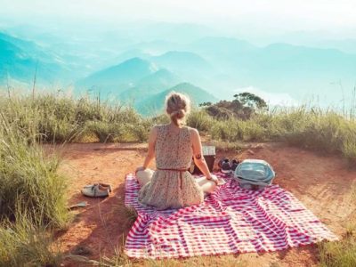 ‘Have a quiet cuppa and relax!’… But what does research actually say about how teachers&nbsp;unwind?